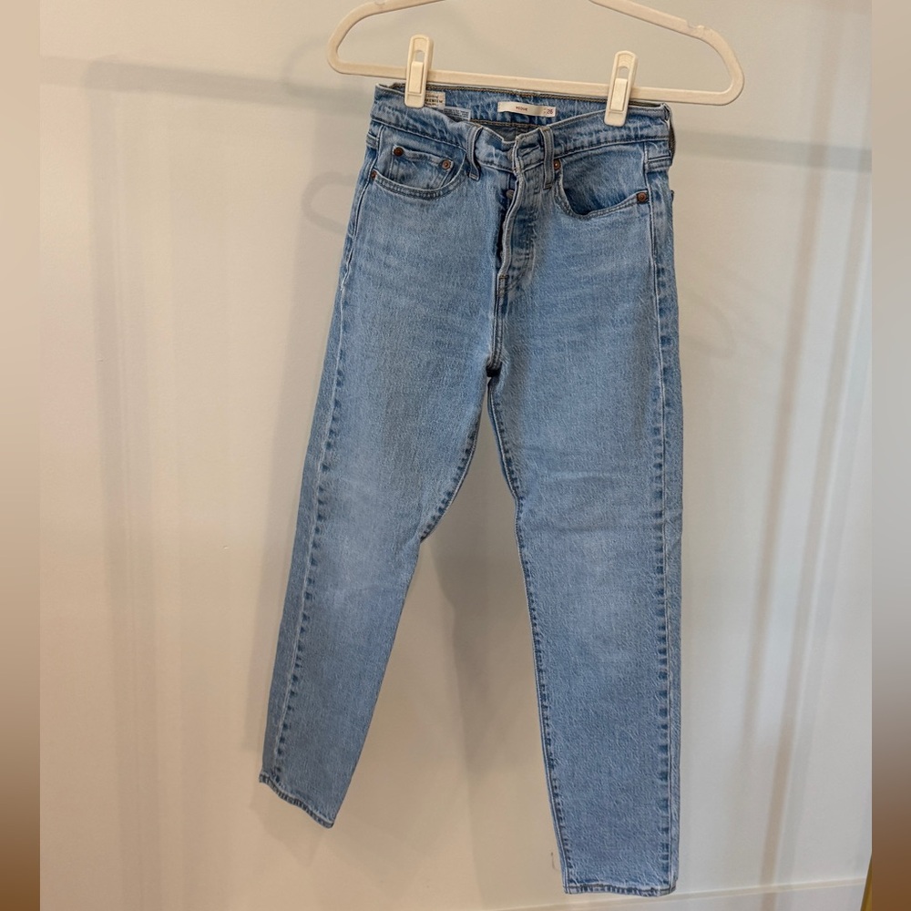 Levi’s Wedgie Jeans